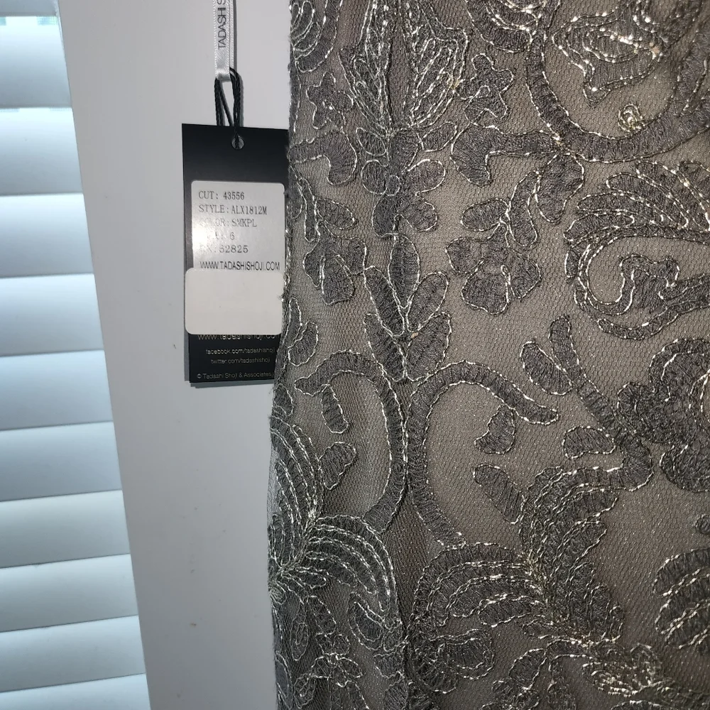 Dress - Picture 2 of 4